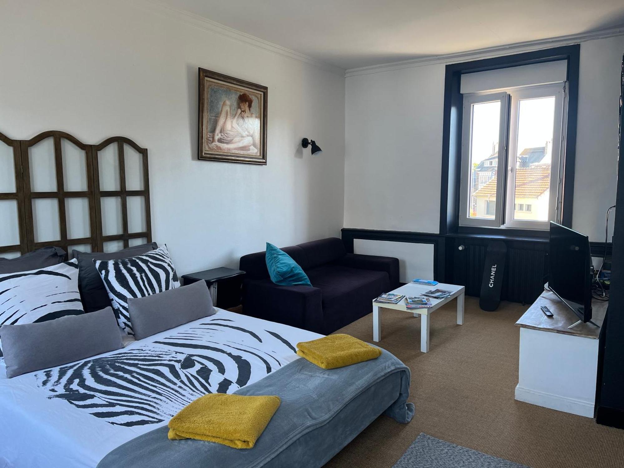 Chambre Spacieuse Dans Maison Renovee Granville Esterno foto